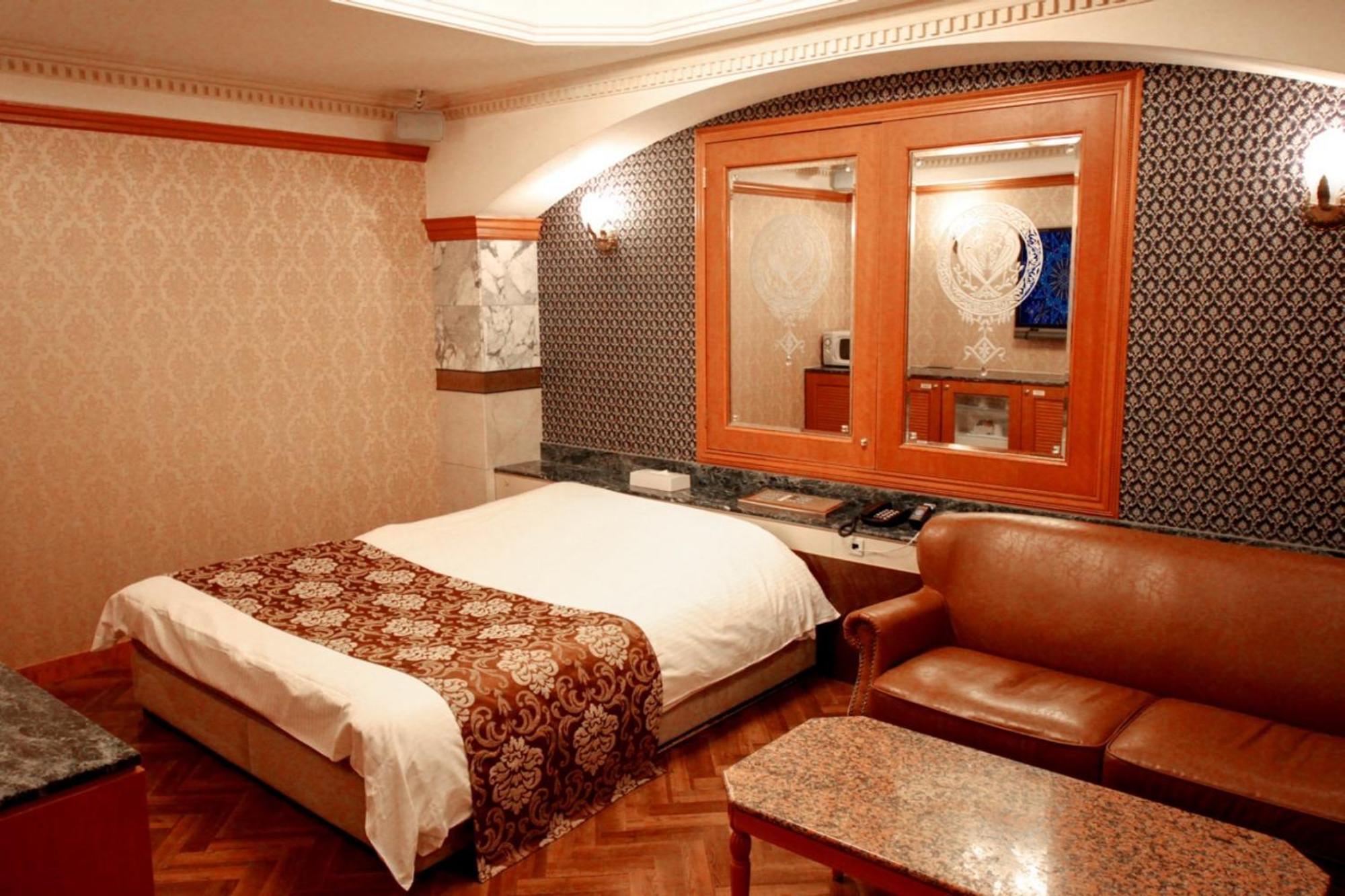 Hotel Shasha Toyonaka (Adults Only) Bagian luar foto